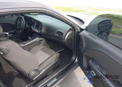 2022 Dodge Challenger Sxt z USA, uszkodzony, nr VIN 2C3CDZAG4NH109246